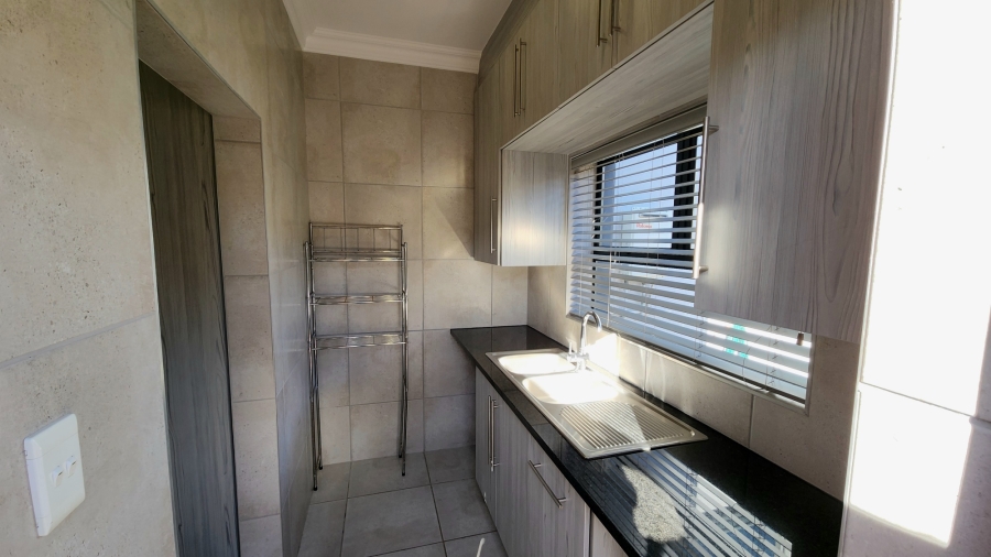 4 Bedroom Property for Sale in Hartenbos Heuwels Western Cape